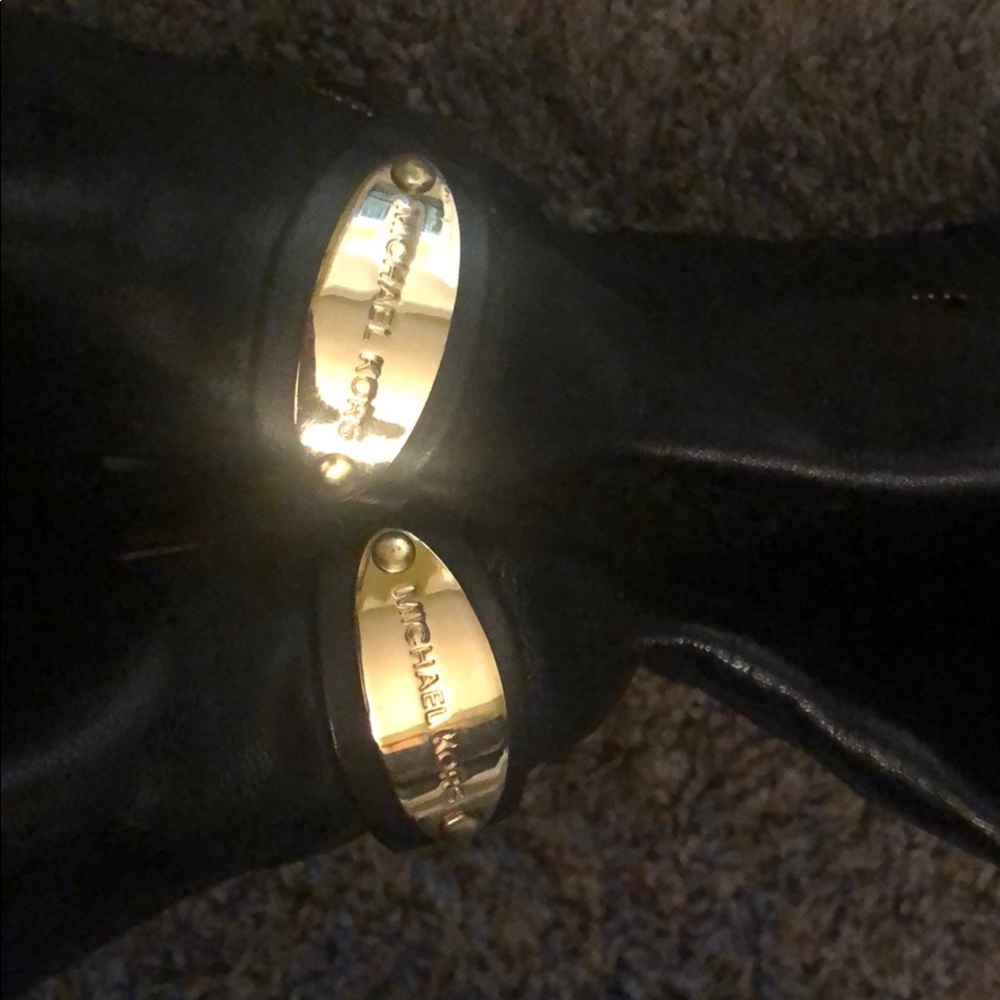 Michael Kors - Picture 2 of 2